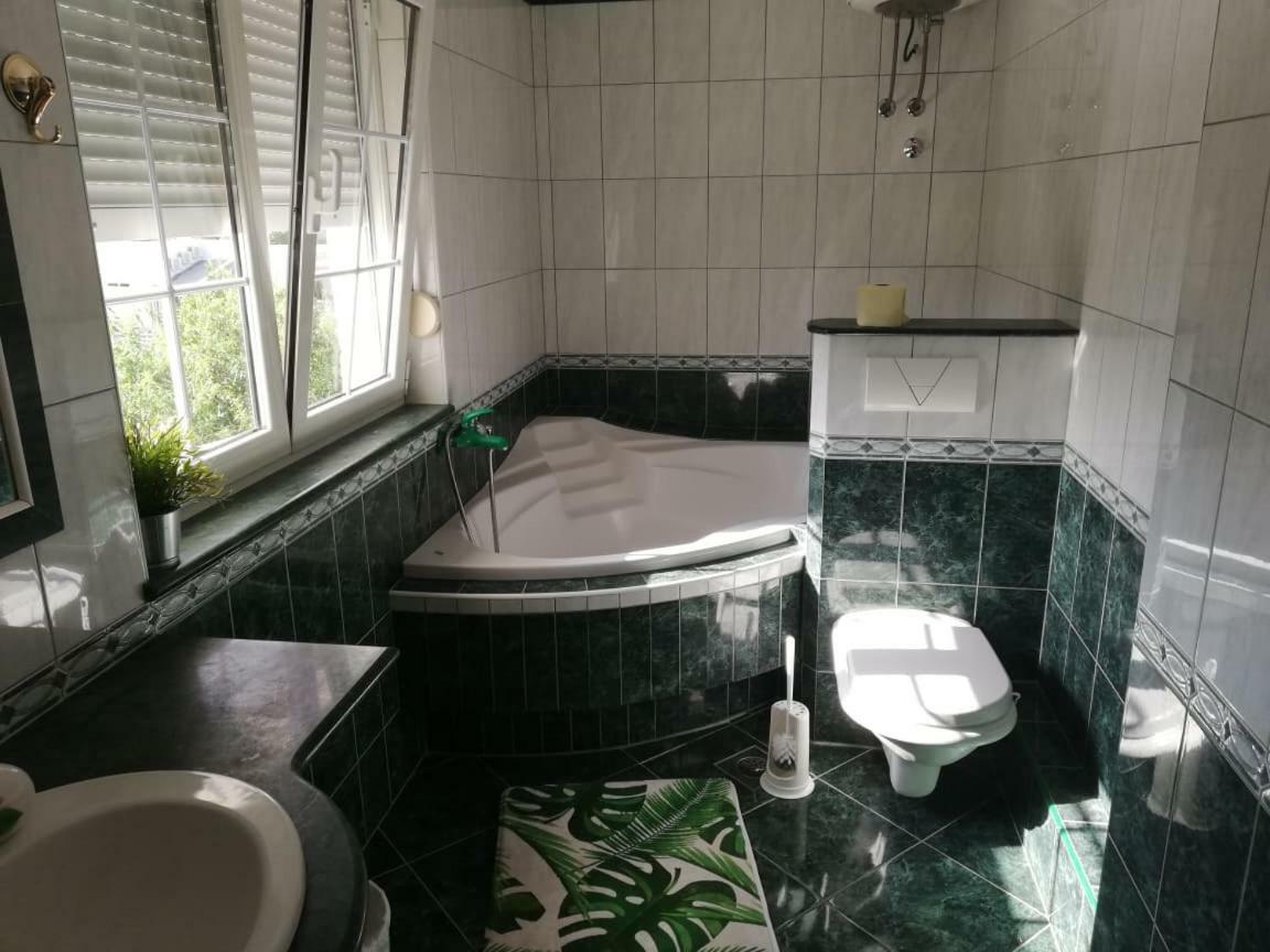Appartamento Pacho Baška Voda Esterno foto